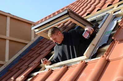 Pose de fenêtres de toit Velux à Bourdonné
